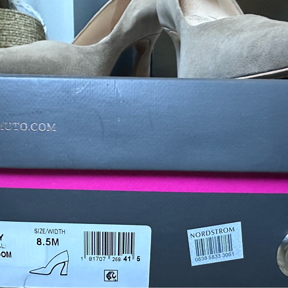 Vince Camuto Women's 8.5m Beige Suede Heels